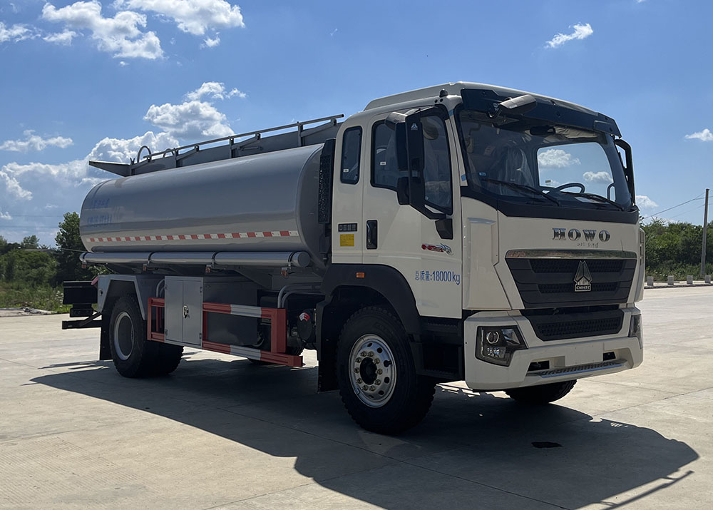 重汽16.67方供液车