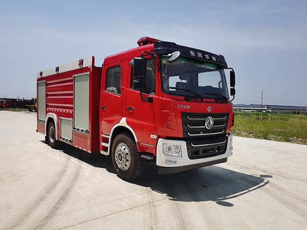 东风7.7方水罐消防车