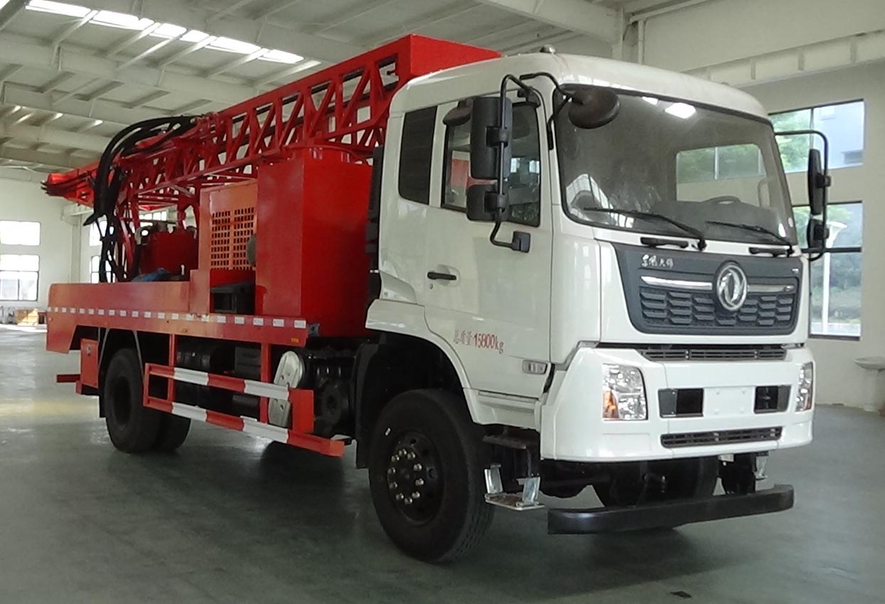 东风2轴钻机车