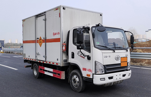 解放2轴爆破器材运输车