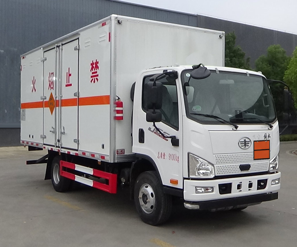 解放2轴爆破器材运输车