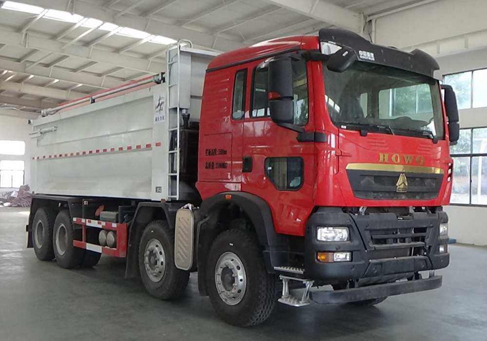重汽4轴污泥自卸车