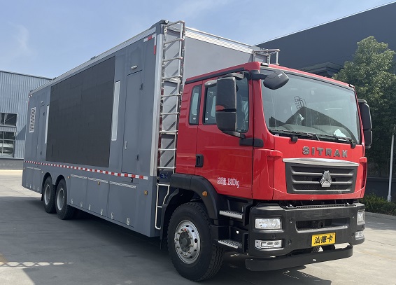 重汽3轴宣传车