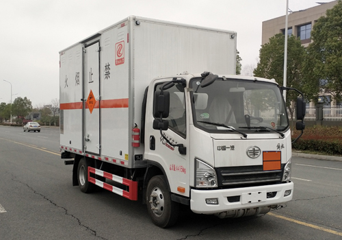 解放2轴爆破器材运输车