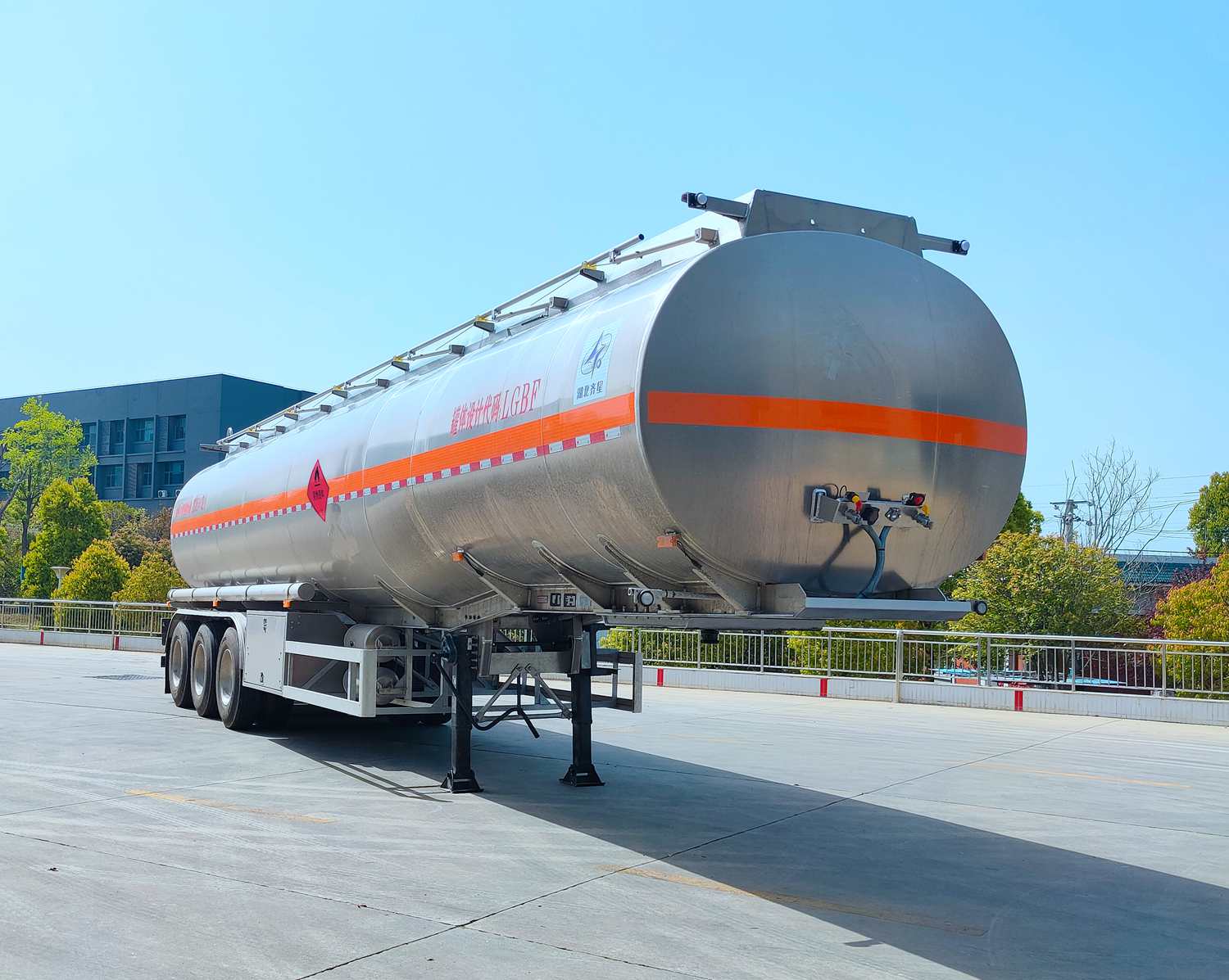 48方铝合金运油半挂车