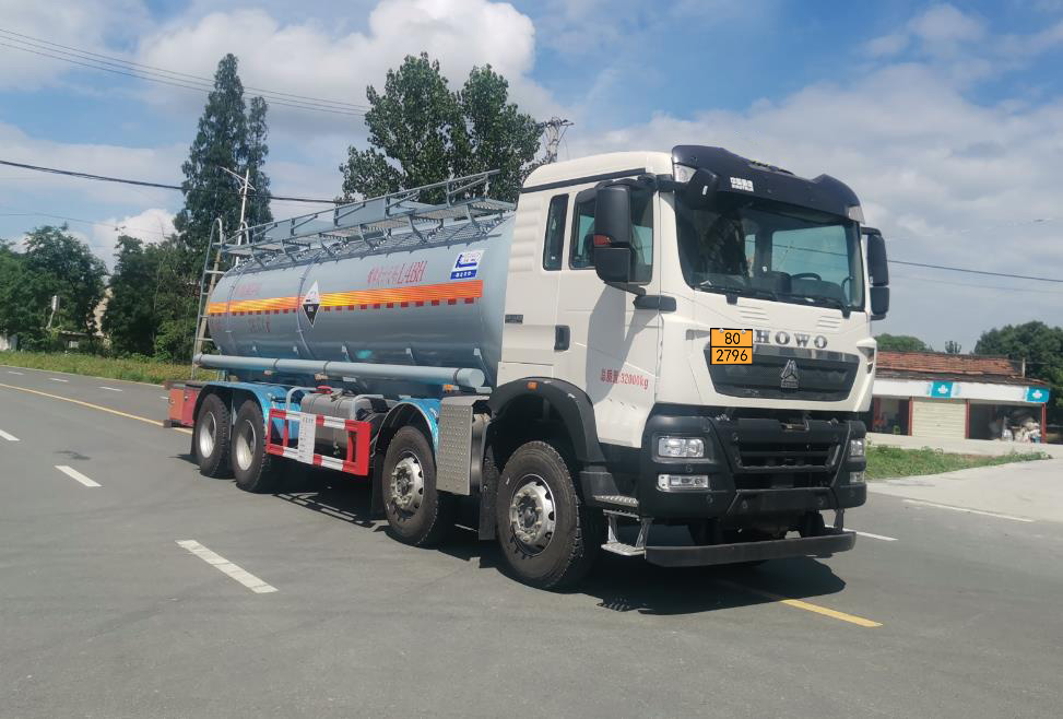 重汽16.6方腐蚀性物品罐式运输车