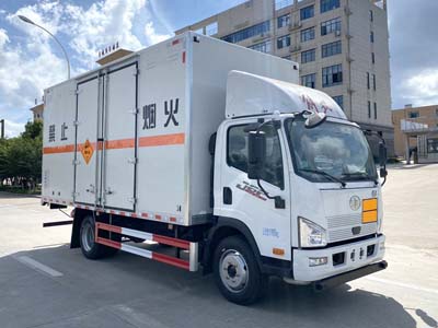 解放2轴爆破器材运输车