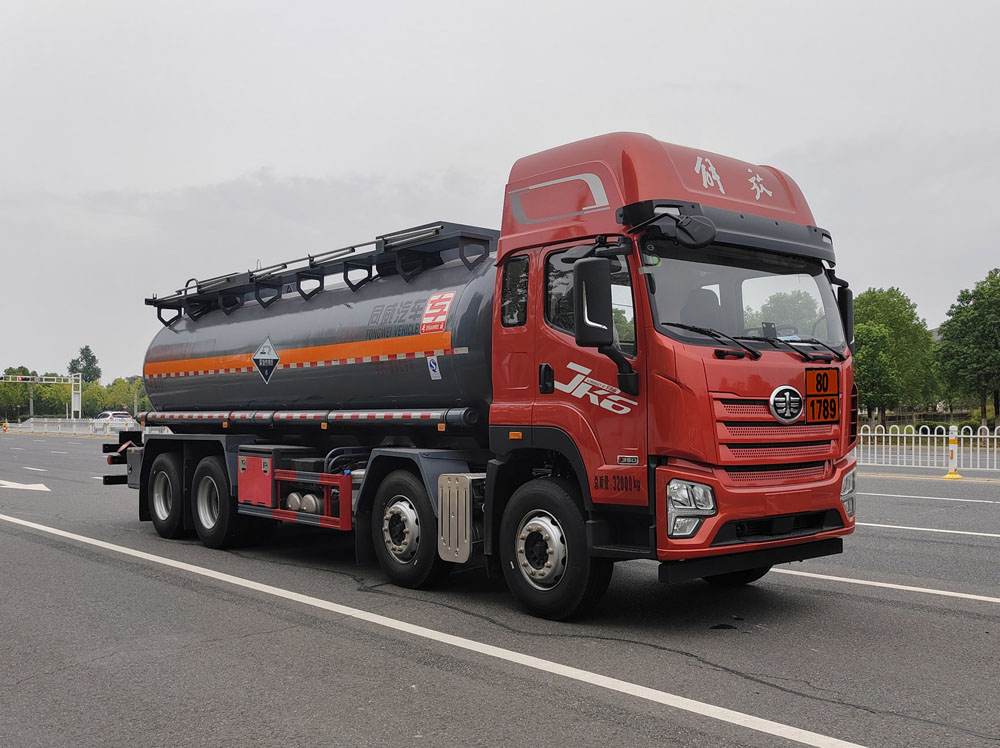 解放19.5方腐蚀性物品罐式运输车
