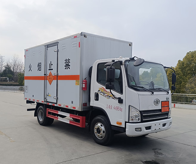 解放2轴爆破器材运输车