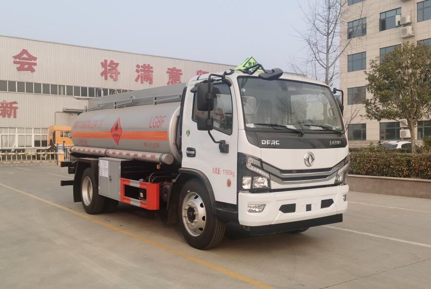 东风8.5方加油车