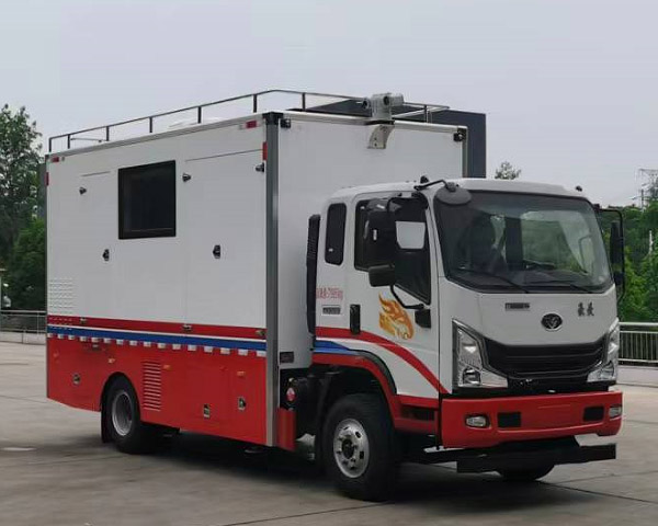 重汽2轴宣传车