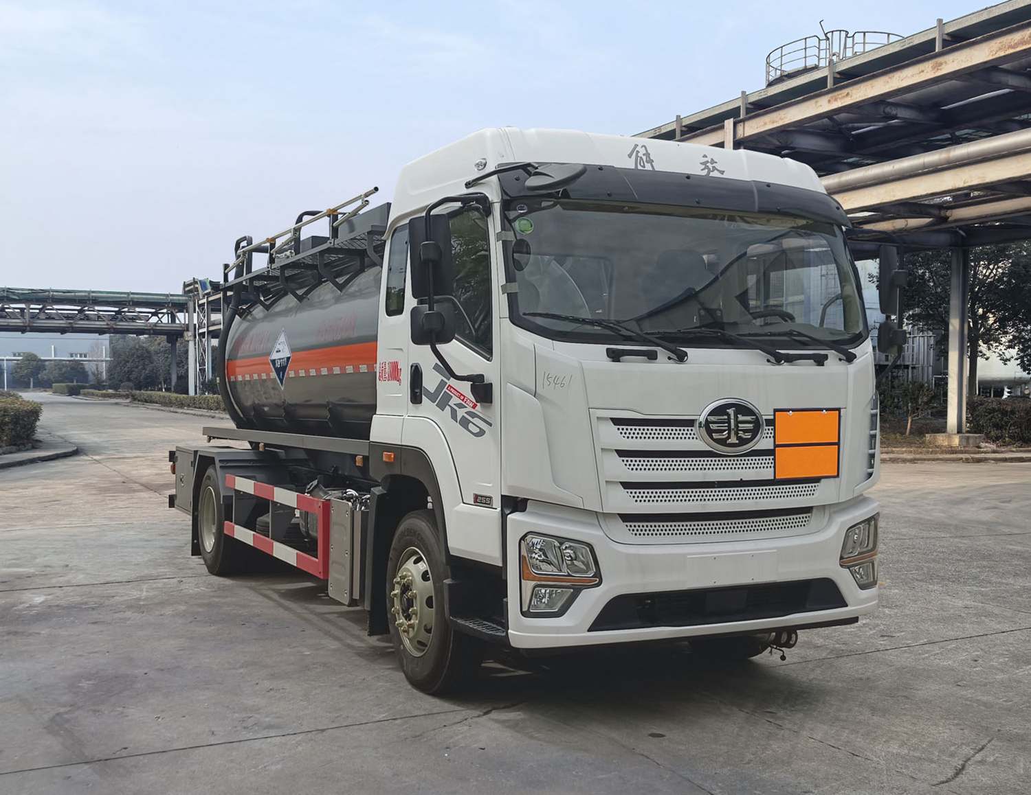 解放10方腐蚀性物品罐式运输车