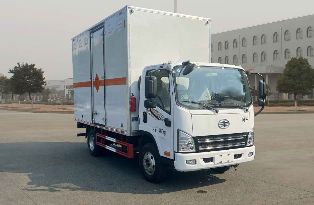 解放2轴爆破器材运输车
