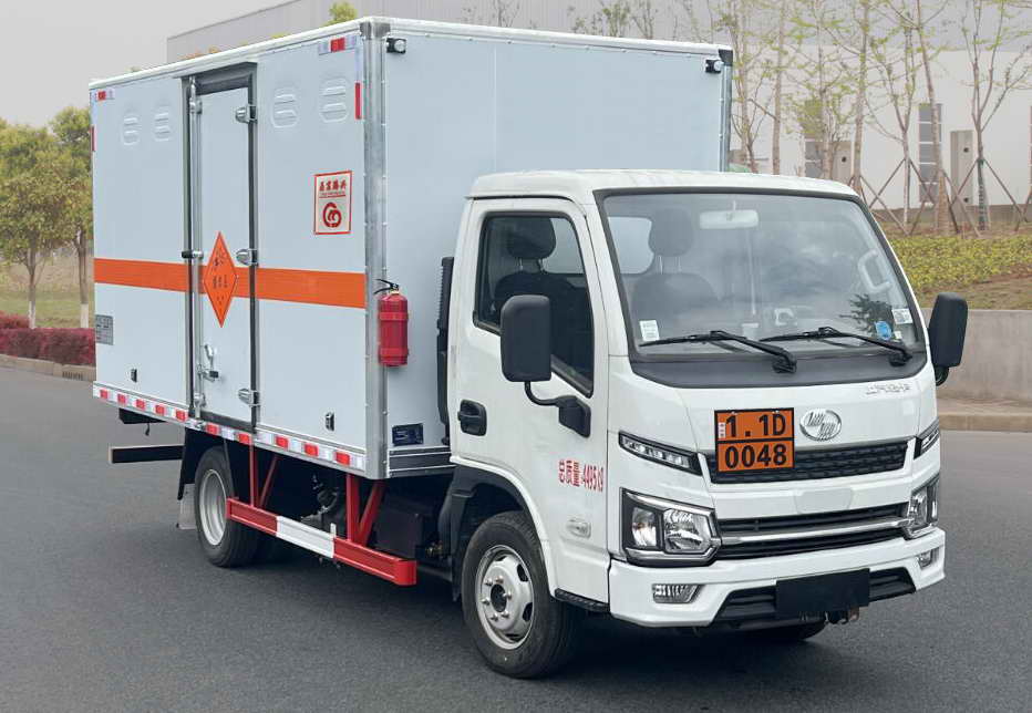 2轴爆破器材运输车