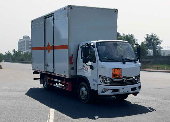 福田2轴爆破器材运输车