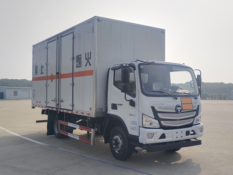 福田2轴爆破器材运输车