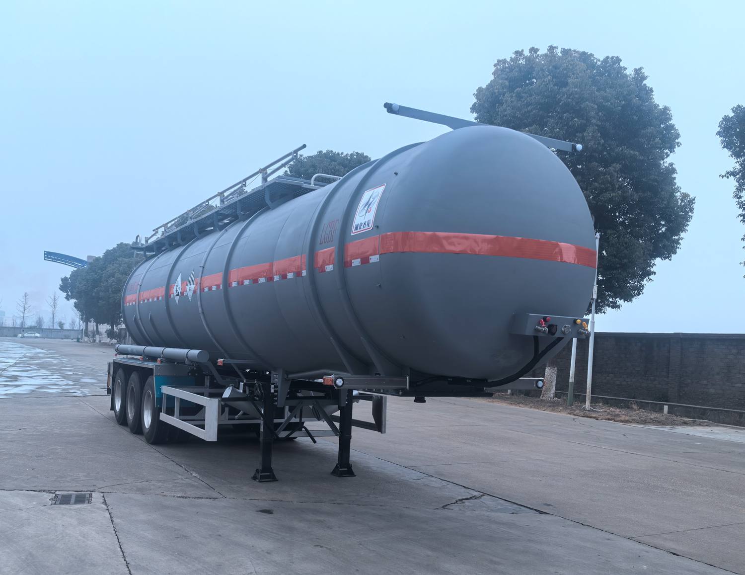 42方杂项危险物品罐式运输半挂车