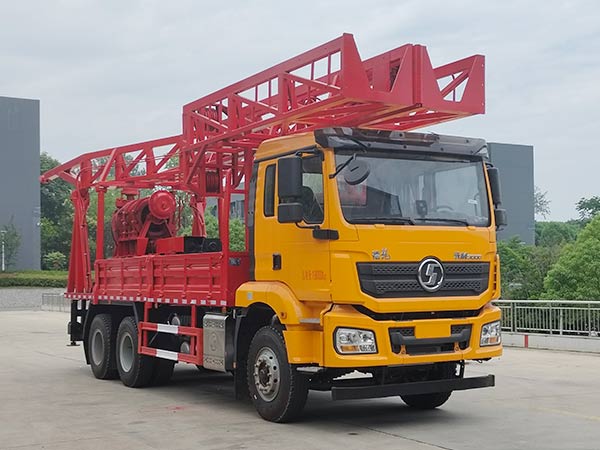 陕汽3轴钻机车