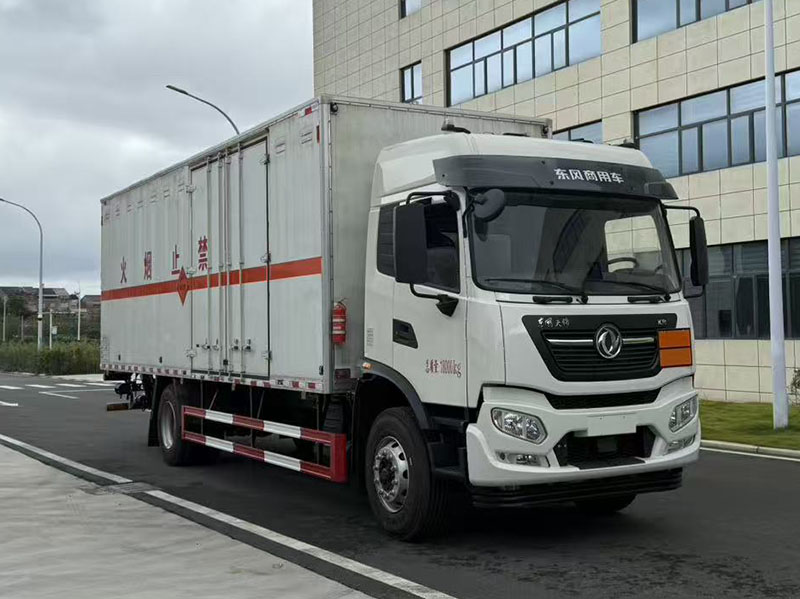 东风2轴爆破器材运输车