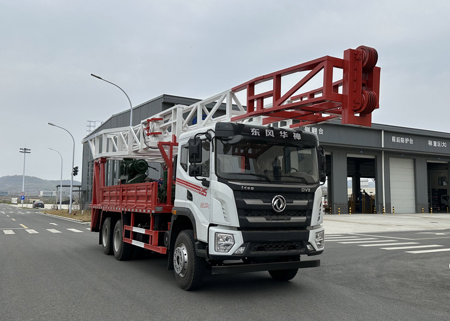 东风3轴钻机车