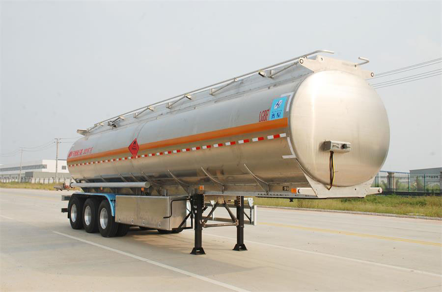44.3方铝合金运油半挂车