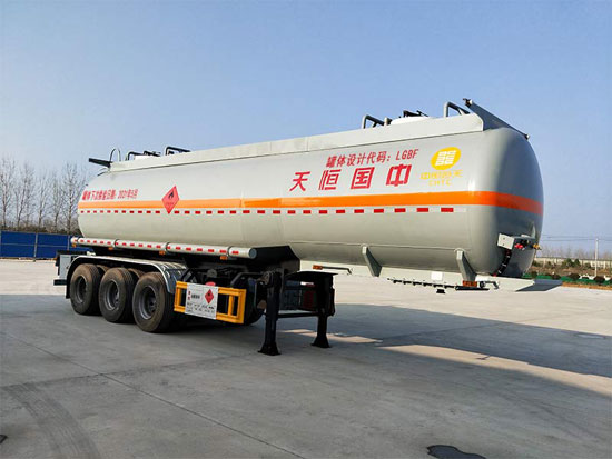40.5方易燃液体罐式运输半挂车