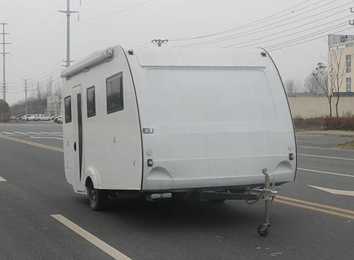 1轴旅居挂车