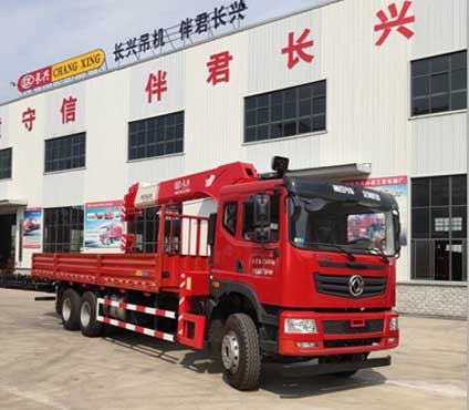 东风3轴随车起重运输车