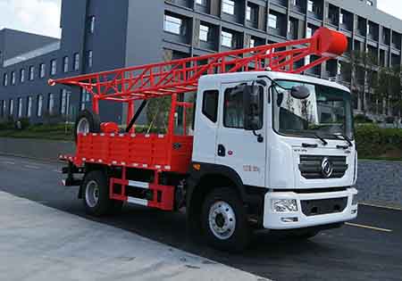 东风2轴钻机车