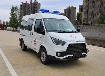 江铃2轴救护车