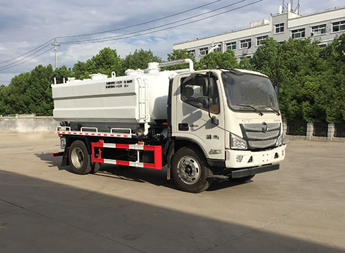 福田5.5方清洗吸污车