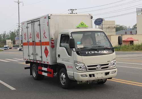 福田2轴易燃液体厢式运输车