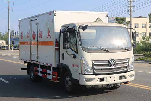 福田2轴易燃液体厢式运输车