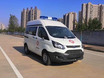 江铃2轴救护车