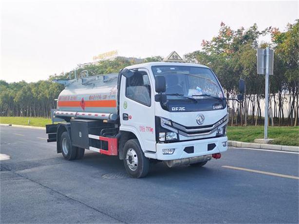 东风4.26方加油车