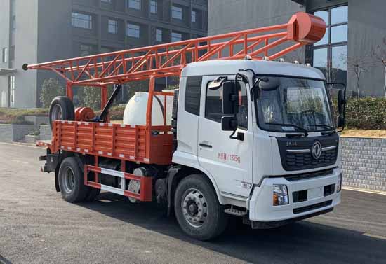 东风2轴钻机车