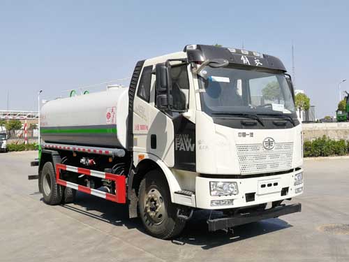 解放11方洒水车