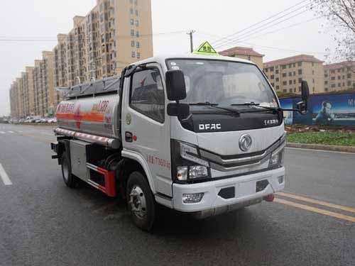 东风5.06方加油车