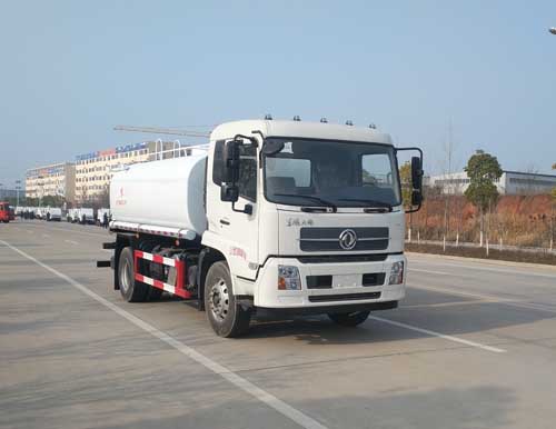 东风10.8方洒水车