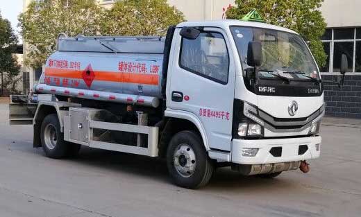 东风2.04方加油车