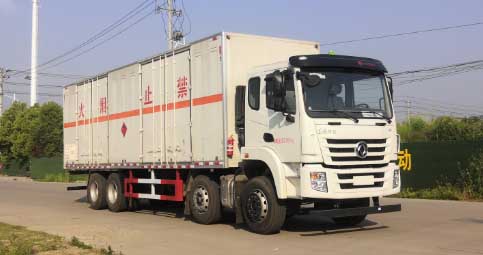 东风4轴易燃液体厢式运输车