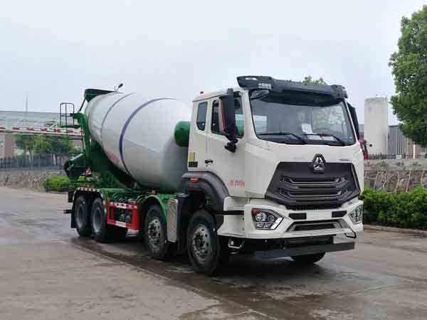 重汽7.9方混凝土搅拌运输车