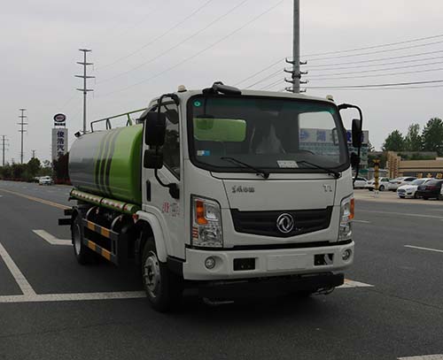 东风7.5方洒水车