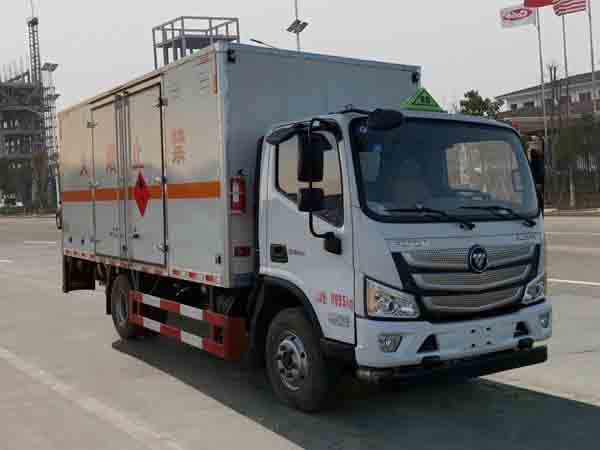 福田2轴易燃液体厢式运输车