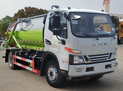 江淮7.8方吸污车