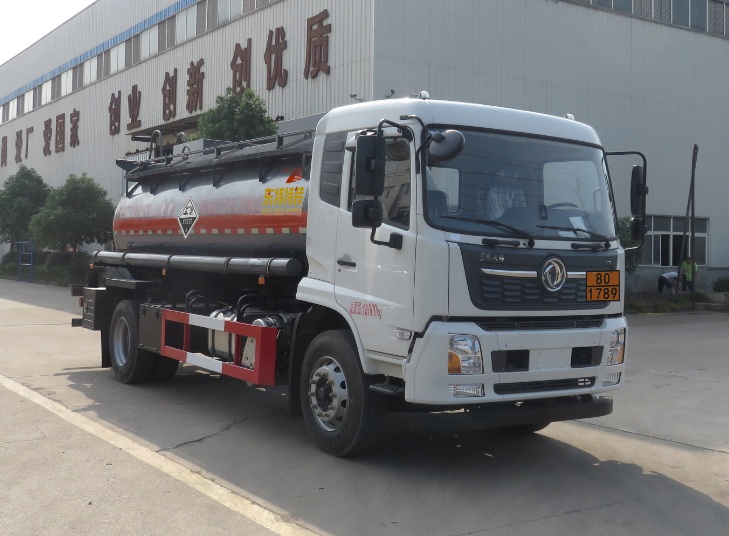 东风10.4方腐蚀性物品罐式运输车