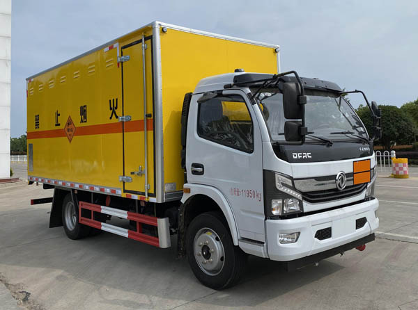 东风2轴爆破器材运输车