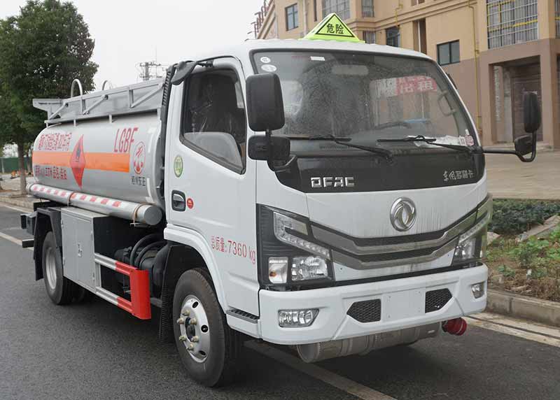 东风4.31方加油车