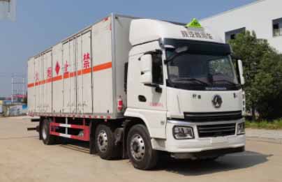 陕汽3轴易燃液体厢式运输车