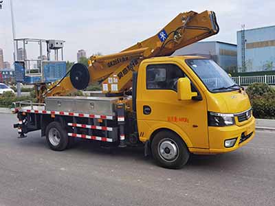 东风2轴高空作业车